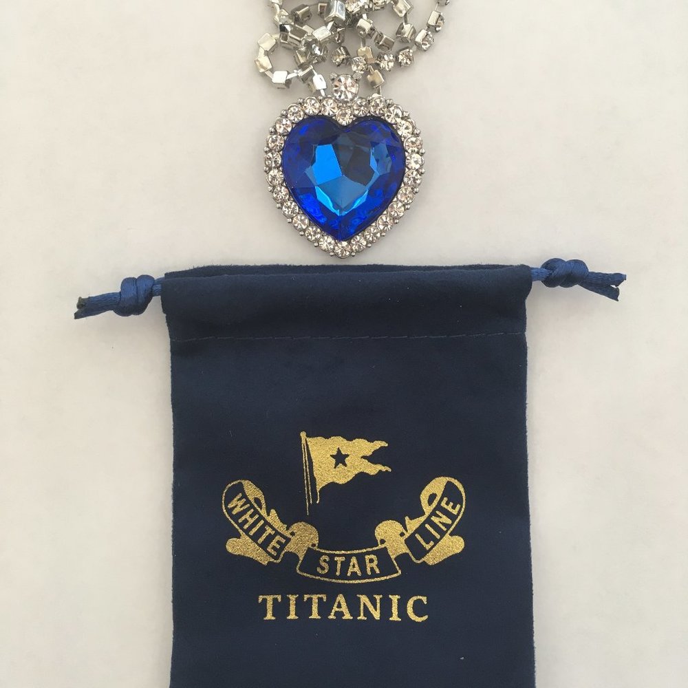 Titanic Heart of the Ocean Necklace with Soft Pouch